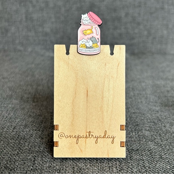 COPY - Fun, Kawaii Style ANTIDEPRESSANTS Cat Brooch Pin, Pink, Black, Gold, Whi… - Picture 13 of 17